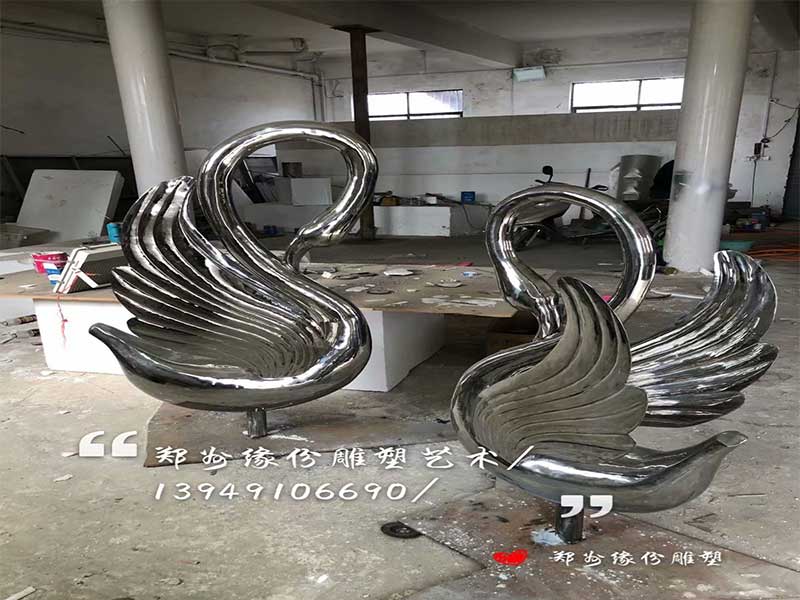 郑州玻璃钢雕塑之卡通雕塑的保养方法